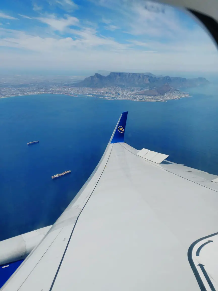 Kapstadt mit Tafelberg aus der Luft